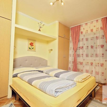 Апартаменты Garsoniera Ania Баиле Феликс Экстерьер фото